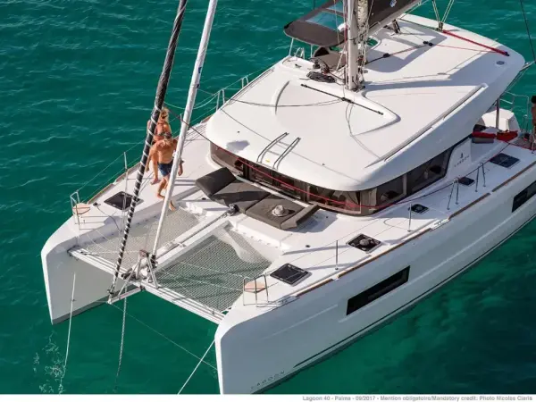 Nina (A/C, Gen 10KWA, watermaker, electric winch)