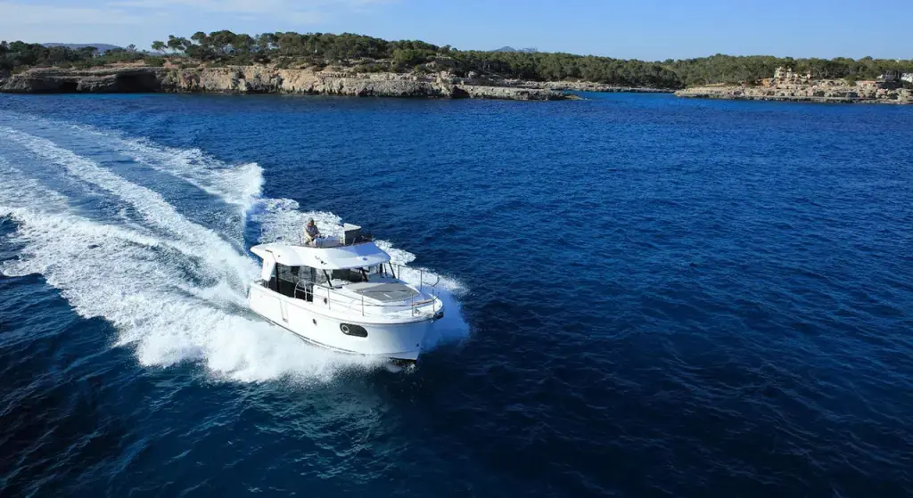 Swift Trawler 30 AnnaRosa ≫ Motor boat Rental — Yasido.com
