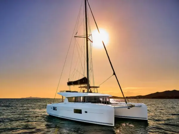 ALBERTINA  2025 refit - A/C  , Generator , Solar , Electric winch, remote control gangway