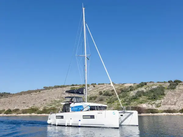 MONARCH 2020 (air condition, generator)