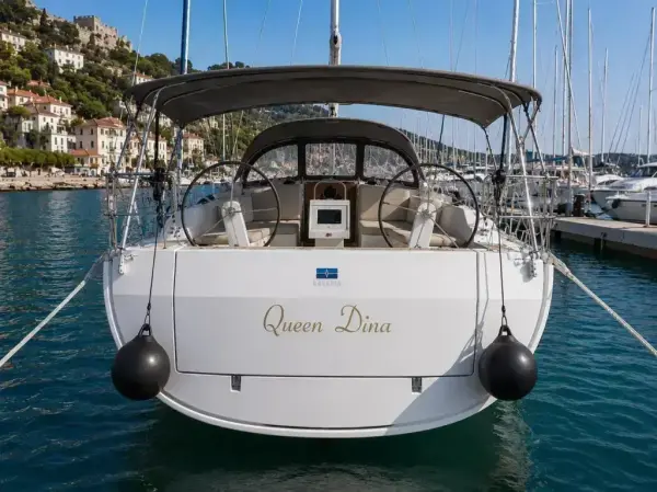 Queen Dina