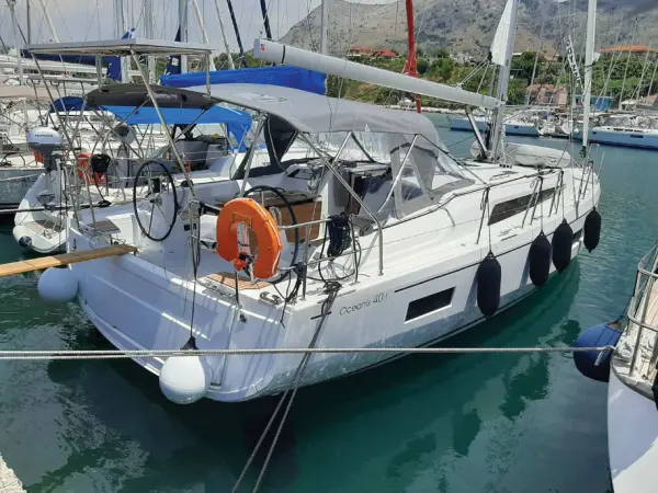 Oceanis 40.1 LefkasPal 4 cabins version
